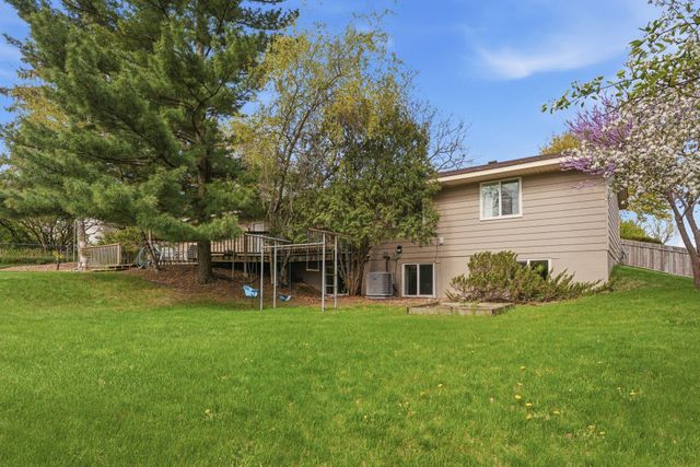 5856 139th Street W, Apple Valley, MN 55124