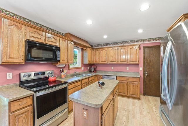 5856 139th Street W, Apple Valley, MN 55124