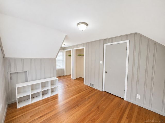 18139 Avilla Boulevard, Lathrup Village, MI 48076