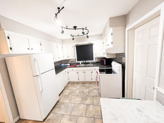 18139 Avilla Boulevard, Lathrup Village, MI 48076
