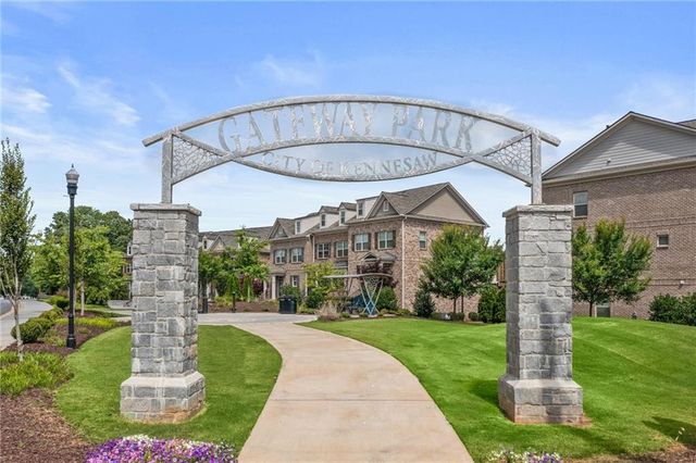 1013 Shady Lane NW, Kennesaw, GA 30152