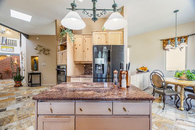 1524 Eagle Ridge Road NE, Albuquerque, NM 87122
