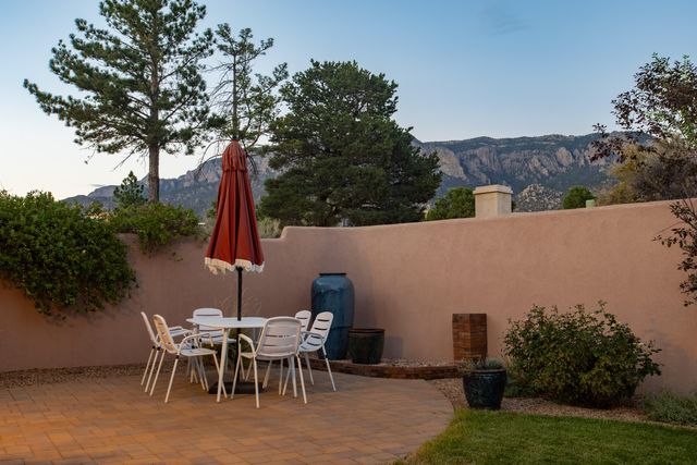 1524 Eagle Ridge Road NE, Albuquerque, NM 87122