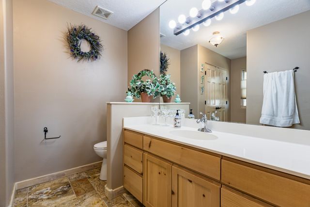 1524 Eagle Ridge Road NE, Albuquerque, NM 87122