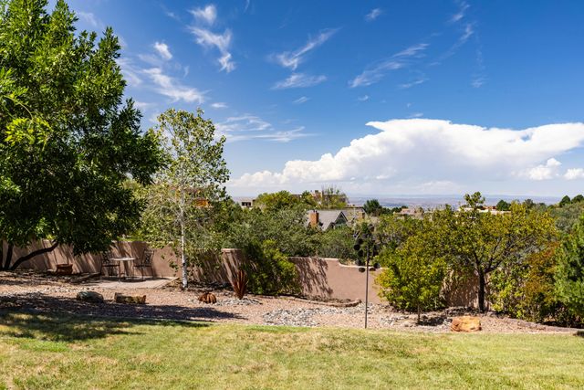 1524 Eagle Ridge Road NE, Albuquerque, NM 87122