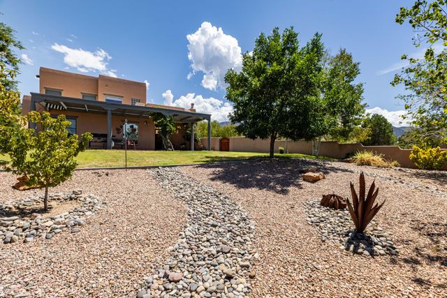 1524 Eagle Ridge Road NE, Albuquerque, NM 87122