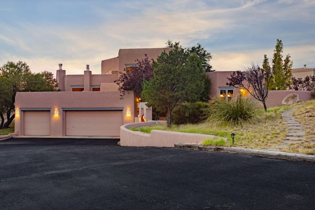 1524 Eagle Ridge Road NE, Albuquerque, NM 87122