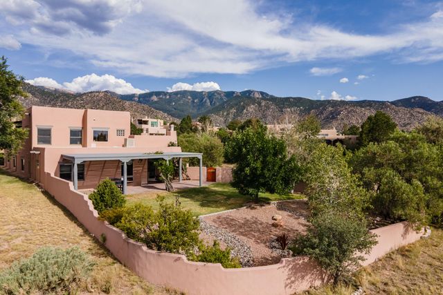 1524 Eagle Ridge Road NE, Albuquerque, NM 87122