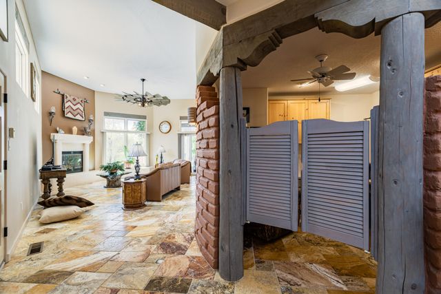 1524 Eagle Ridge Road NE, Albuquerque, NM 87122