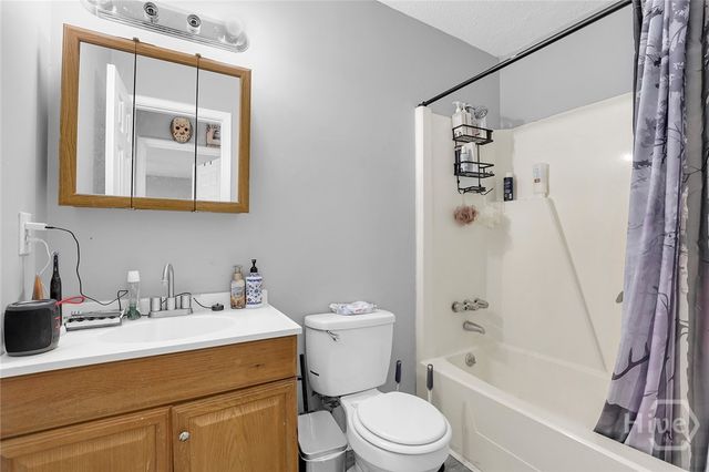 132 Cherokee Cir, Hinesville, GA 31313