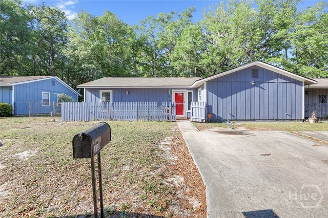 132 Cherokee Cir, Hinesville, GA 31313