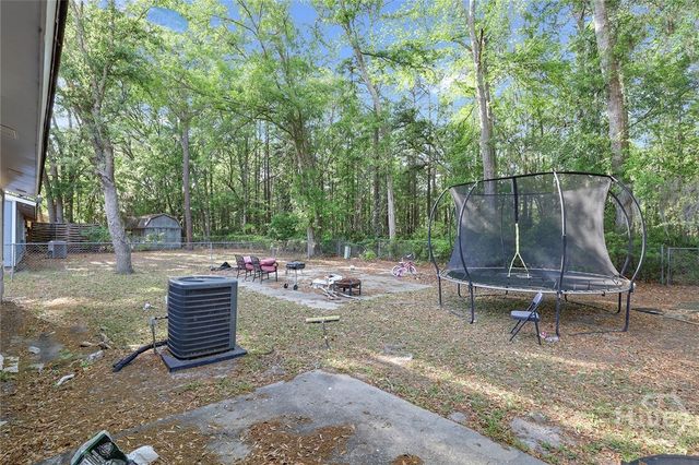 132 Cherokee Cir, Hinesville, GA 31313