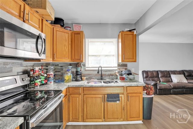132 Cherokee Cir, Hinesville, GA 31313