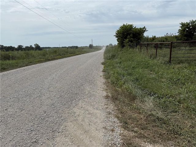 S Grant Road, Creighton, MO 64739