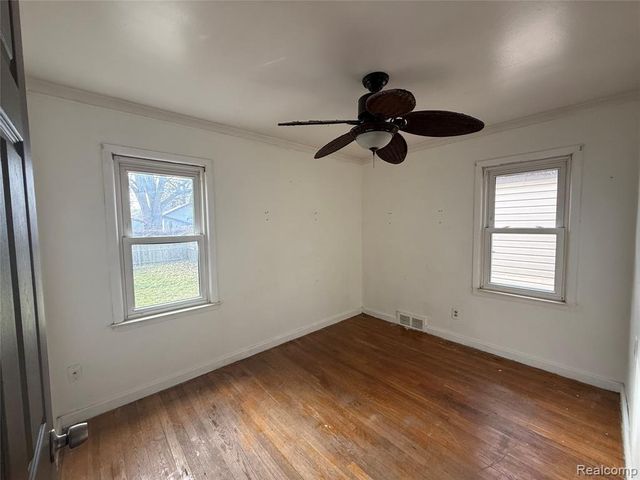 411 W Woodruff Avenue, Hazel Park, MI 48030