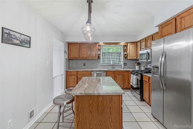 1070 Woodview Drive, Mundy Township, MI 48507