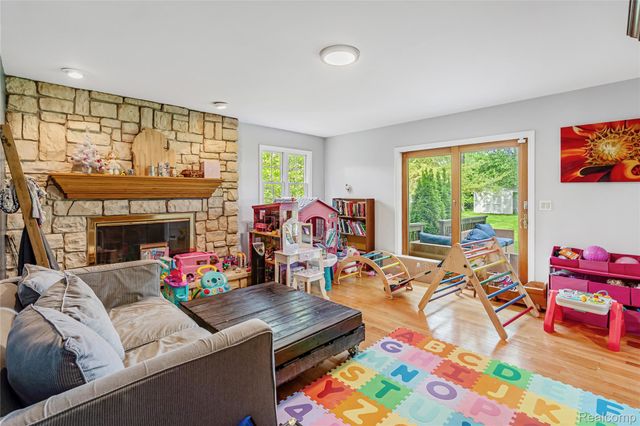 1070 Woodview Drive, Mundy Township, MI 48507