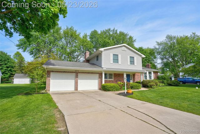 1070 Woodview Drive, Mundy Township, MI 48507