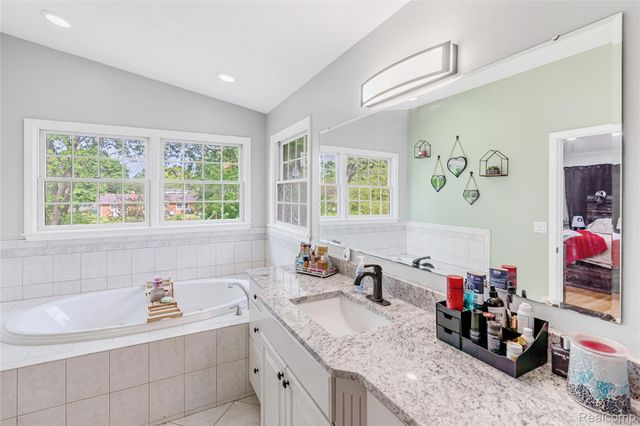 1070 Woodview Drive, Mundy Township, MI 48507