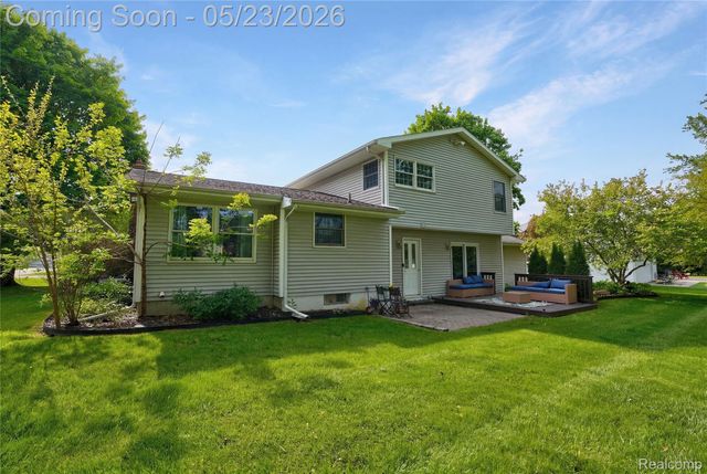 1070 Woodview Drive, Mundy Township, MI 48507