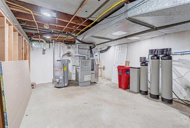 1070 Woodview Drive, Mundy Township, MI 48507