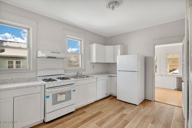 6 W Erie Street, Albany, NY 12208