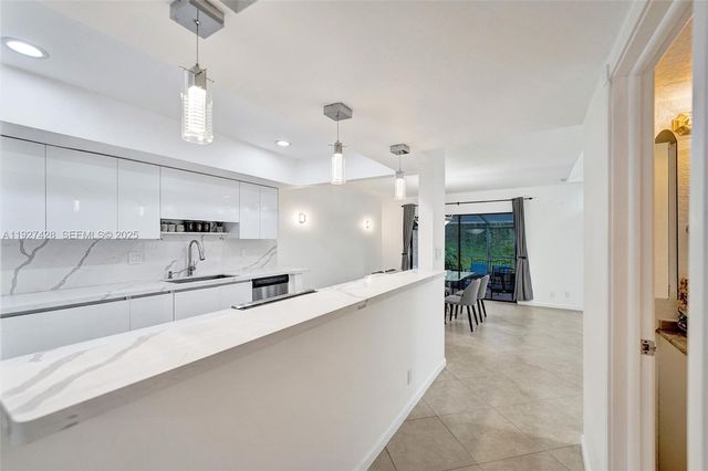 2305 Saint Andrews Rd 129, Hollywood, FL 33021