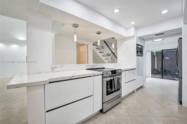 2305 Saint Andrews Rd 129, Hollywood, FL 33021