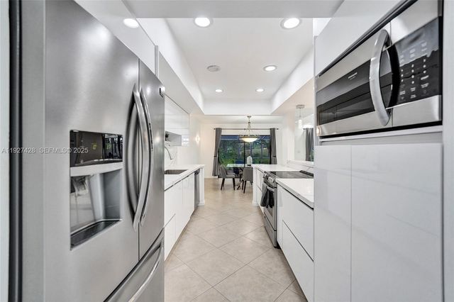 2305 Saint Andrews Rd 129, Hollywood, FL 33021