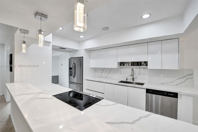 2305 Saint Andrews Rd 129, Hollywood, FL 33021