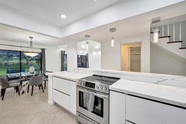 2305 Saint Andrews Rd 129, Hollywood, FL 33021