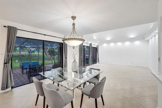 2305 Saint Andrews Rd 129, Hollywood, FL 33021