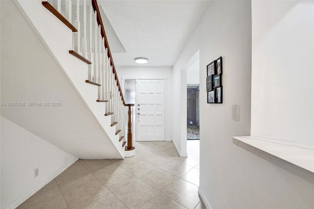 2305 Saint Andrews Rd 129, Hollywood, FL 33021