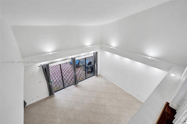 2305 Saint Andrews Rd 129, Hollywood, FL 33021