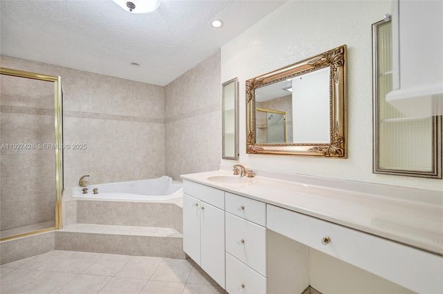 2305 Saint Andrews Rd 129, Hollywood, FL 33021