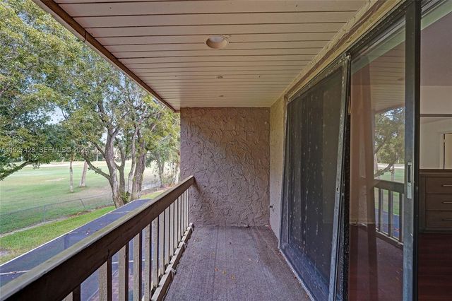 2305 Saint Andrews Rd 129, Hollywood, FL 33021