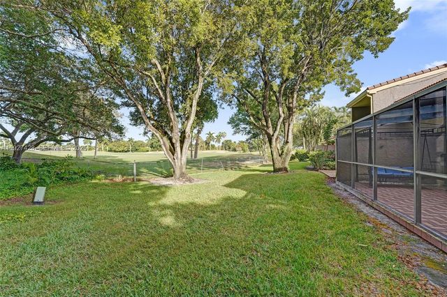 2305 Saint Andrews Rd 129, Hollywood, FL 33021