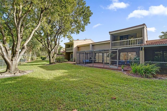 2305 Saint Andrews Rd 129, Hollywood, FL 33021