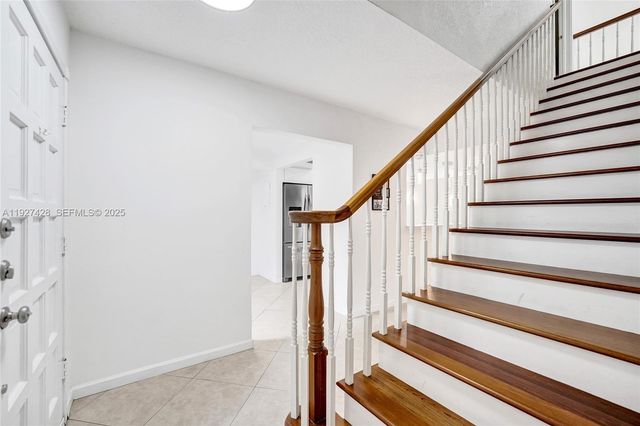 2305 Saint Andrews Rd 129, Hollywood, FL 33021