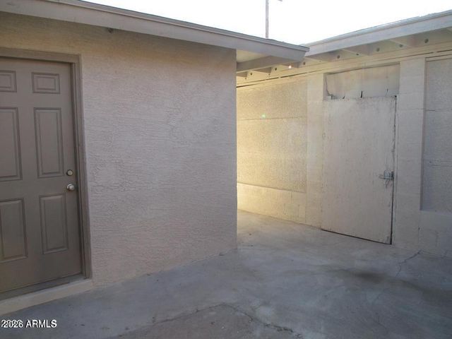 2911 W ALICE Avenue, Phoenix, AZ 85051