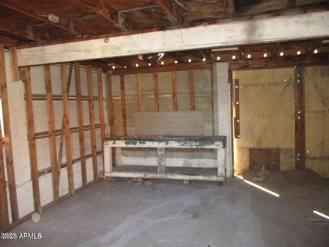 2911 W ALICE Avenue, Phoenix, AZ 85051