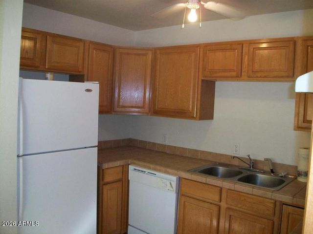 2911 W ALICE Avenue, Phoenix, AZ 85051