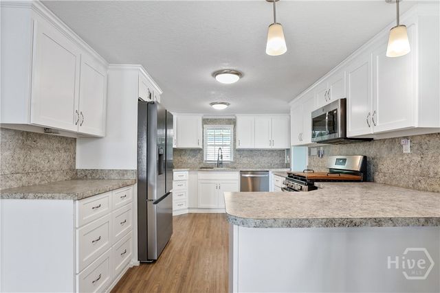 719 E 1st Street, Midway, GA 31320