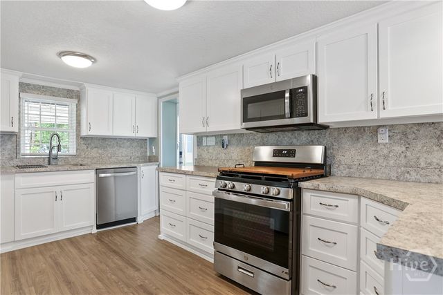 719 E 1st Street, Midway, GA 31320