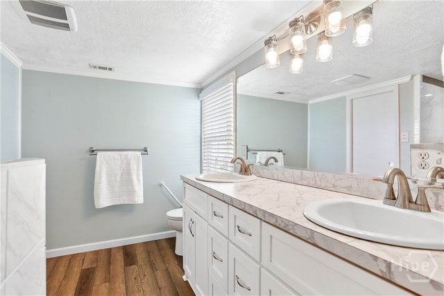 719 E 1st Street, Midway, GA 31320
