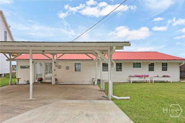 719 E 1st Street, Midway, GA 31320