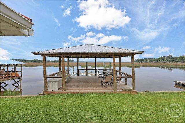 719 E 1st Street, Midway, GA 31320