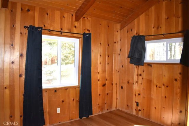 863 Edna, Wrightwood, CA 92397