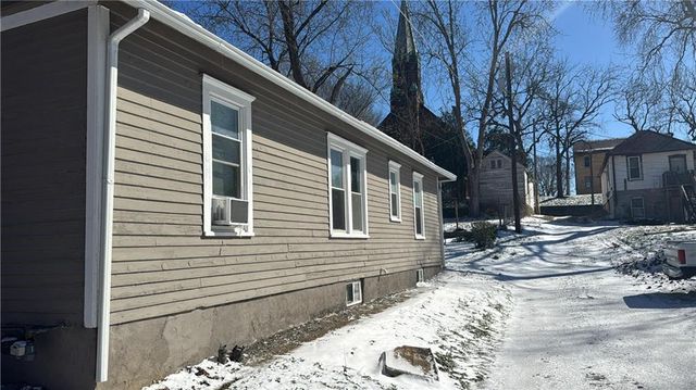 613 S 19th Street, St Joseph, MO 64507