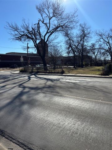 1500 W 12th Street, Dallas, TX 75208
